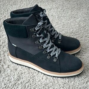 TOMS Women’s  Black Boots